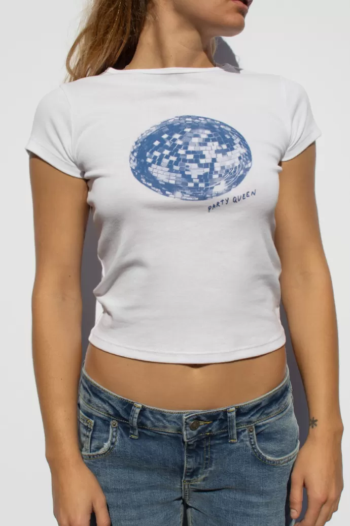 Subdued T-shirt Party Queen^Donna Graphics